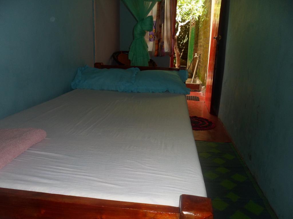 Thisal Guest House Polonnaruwa Rum bild